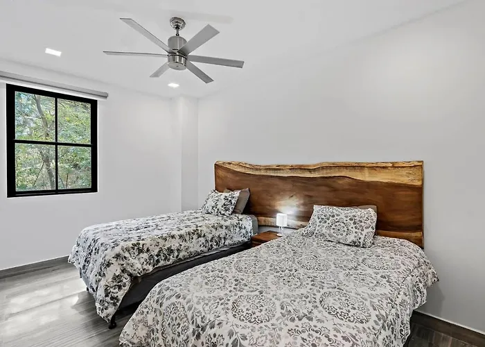 Stunning Top-floor With Sweeping Ocean & Mountain Views & Club * Coco