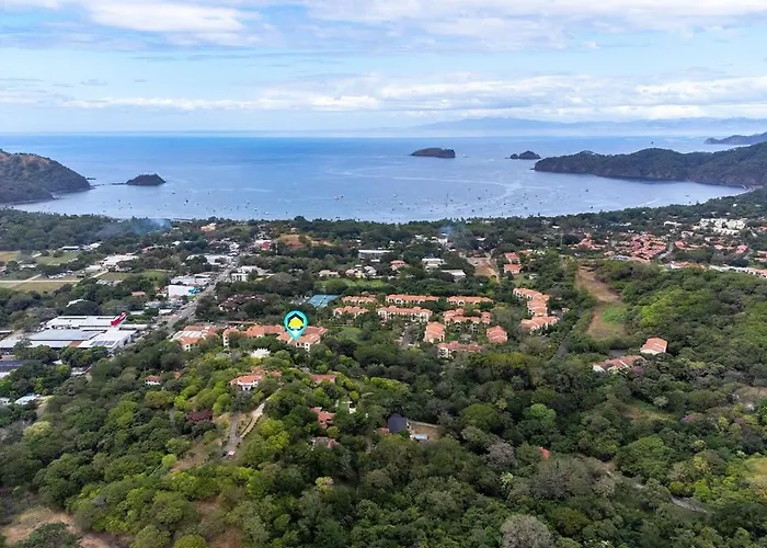 Сasa de vacaciones Stunning Top-floor With Sweeping Ocean & Mountain Views & Club