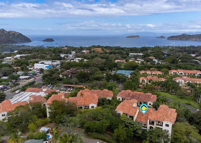 Stunning Top-floor With Sweeping Ocean & Mountain Views & Club Сasa de vacaciones