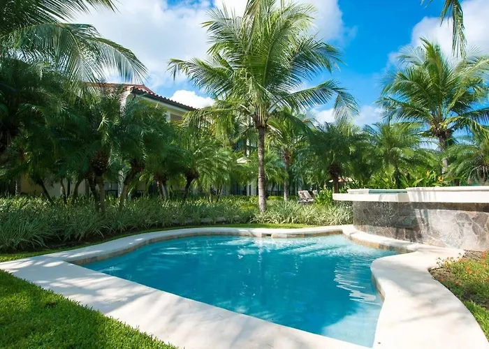 Stunning Top-floor With Sweeping Ocean & Mountain Views & Club *
